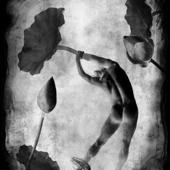 Printmaking titled "homme-fleur-lotus" by Daniel Nassoy, Original Artwork, Digital Print