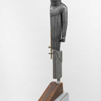 Sculpture titled "Cosmonaute avec un…" by Mrdjan Bajić, Original Artwork, Aluminium