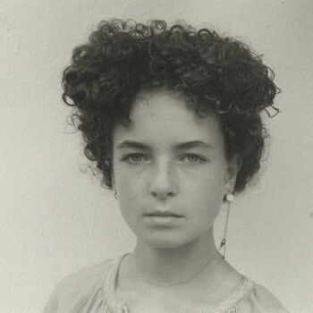 Photography titled "Ysée. "Trésors", 20…" by Estelle Lagarde, Original Artwork, Analog photography