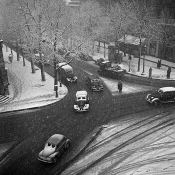 Photography titled "Place Beauvau sous…" by Georges Martin, Original Artwork, Paper