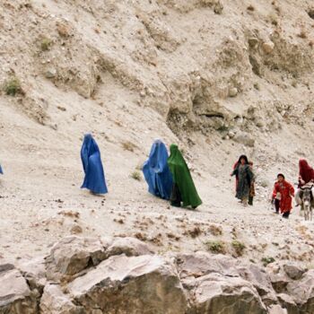 Photographie intitulée "Afghanistan - femme…" par Christian Ebel, Œuvre d'art originale, Photographie argentique