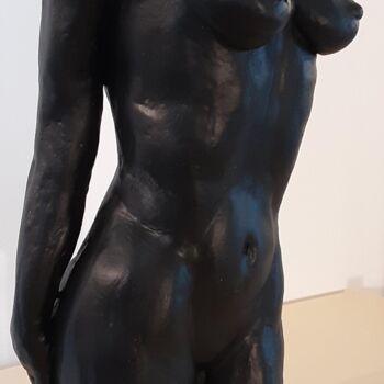 Sculpture titled "The great Lou " by Reno Sculpteur, Original Artwork, Clay