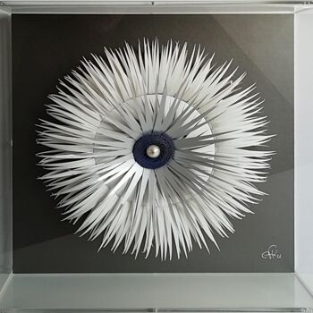 Sculpture titled "Rosace double corps" by Efka, Original Artwork, Paper