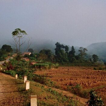 Photographie intitulée "Vietnam Nord - rout…" par Christian Ebel, Œuvre d'art originale, Photographie argentique