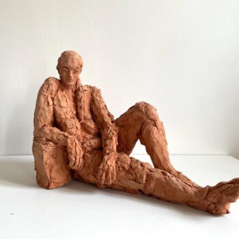 Sculpture intitulée "grandefemmeallongée1" par Dominique Ganiage, Œuvre d'art originale, Argile