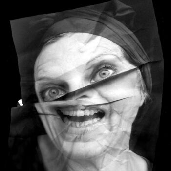 Photographie intitulée "Autoportrait idiote…" par Claudia Vialaret, Œuvre d'art originale