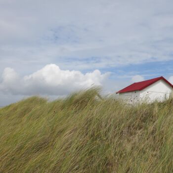 Photography titled "CABANE DE PLAGE" by Evelyne Chevallier, Original Artwork, Analog Print