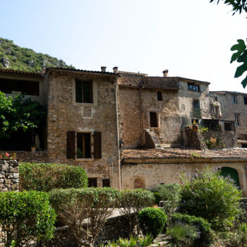 Fotografie getiteld "Saint-Guilhem-le-Dé…" door Coralie Dauzats, Origineel Kunstwerk, Digitale fotografie