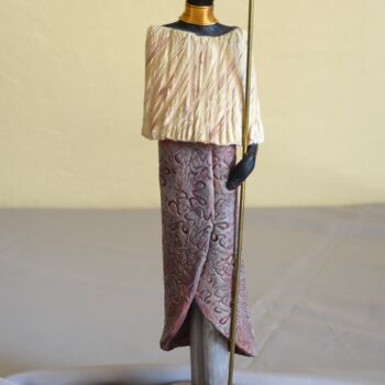 Sculpture titled "Guerrière Massaï" by Claudine Maure (Pastouille), Original Artwork, Terra cotta