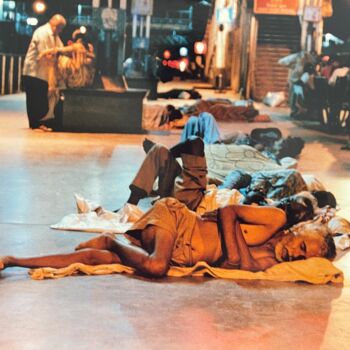 Фотография под названием "Satna station one a…" - Shank Arte, Подлинное произведение искусства, Пленочная фотография Установ…