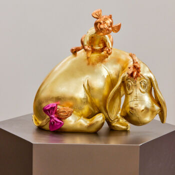 "Golden Eeyore" başlıklı Heykel Phantom Art tarafından, Orijinal sanat, Rezine