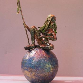 Sculpture intitulée "La Puissante..." par Anne-Frédérique Ferret, Œuvre d'art originale, Papier