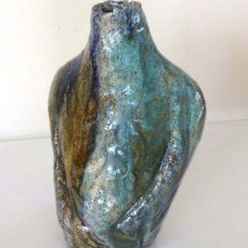 Sculpture intitulée "This is not a vase…" par Engelina Zandstra, Œuvre d'art originale, Céramique