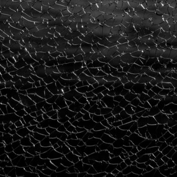 Photography titled "Bris de verre N&B" by Patrick Pichon, Original Artwork, Non Manipulated Photography Mounted on Aluminium