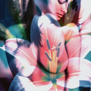Druckgrafik mit dem Titel "Floralisia IV" von - Indigo -, Original-Kunstwerk, Manipulierte Fotografie