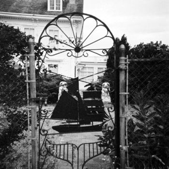 Photography titled "Gate and House" by Angelo Di Pietrantonio, Original Artwork