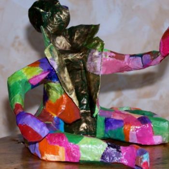 Sculpture intitulée "la tête sur le col!" par Anne-Frédérique Ferret, Œuvre d'art originale, Papier