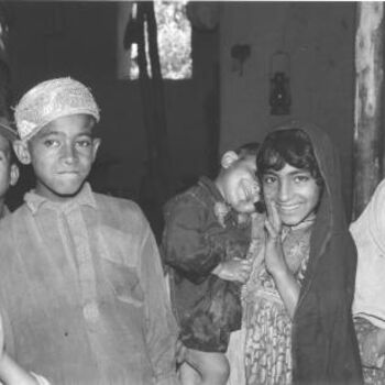 Photographie intitulée "Afghani children" par Sigrun Neumann (Sineu), Œuvre d'art originale