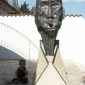 Sculpture titled "Tête de plomb tiran…" by Christian Cerisola, Original Artwork, Metals