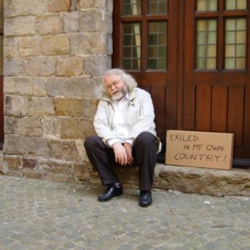 Sculptuur getiteld "Exiled in my own co…" door Jan Theuninck, Origineel Kunstwerk