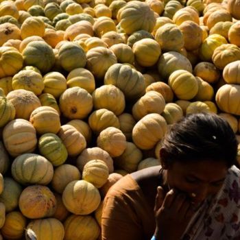 Photographie intitulée "Market" par Kishore Singh, Œuvre d'art originale