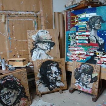 Dessin intitulée "Galerie Portraits" par Hélène Py, Œuvre d'art originale, Fusain