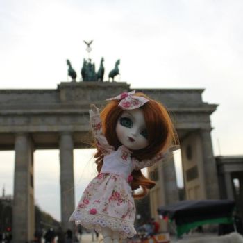 Photography titled "Ginger in Berlin" by Kalinka Romanov, Original Artwork, Digital Photography