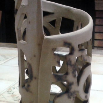 Artisanat intitulée "Vase décoratif ajou…" par Marian Cobos, Œuvre d'art originale