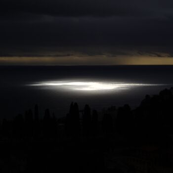 Photographie intitulée "contact clair obscur" par Thomas Eeckman, Œuvre d'art originale