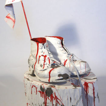 Sculpture titled "Souvenir de guerre" by Erwin Bruegger, Original Artwork, Wood