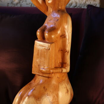 Scultura intitolato "La Lectrice" da Max Bernard, Opera d'arte originale, Legno