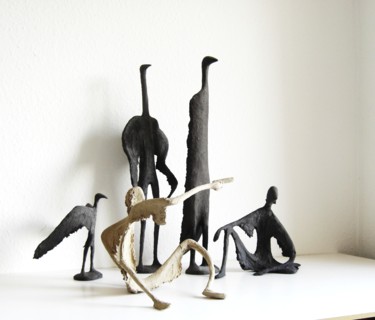 雕塑 标题为“group of different…” 由Marianne Roetzel, 原创艺术品, 纸张纸浆