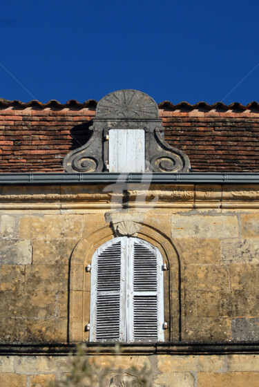 LES VOLETS CLOS (2)