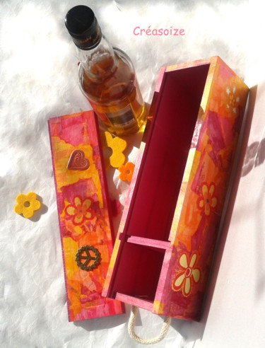 Artisanat intitulée "Coffret vin Hippie…" par Creasoize, Œuvre d'art originale