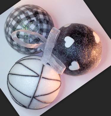 Boules décoration Noire Blanche Artisanat intitulée "Boules décoration N…" par Creasoize, Œuvre d'art originale, Décoration de maison