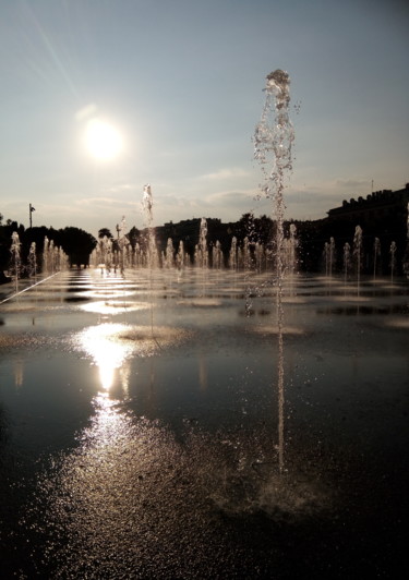 Jet d'Eau Soleil couchant Nice Paillon Photographie intitulée "Jet d'Eau Soleil co…" par Creasoize, Œuvre d'art originale, Photographie numérique