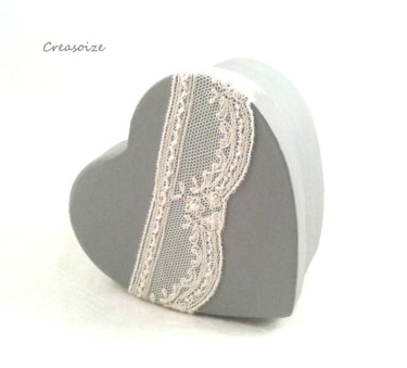 Design intitulée "Boite Bijoux Cœur R…" par Creasoize, Œuvre d'art originale, Accessoires