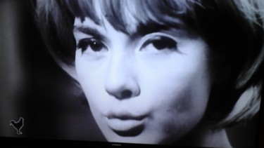 Photo de chanteuse en noir et blanc