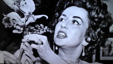 Photo de célébritée en noir et blanc