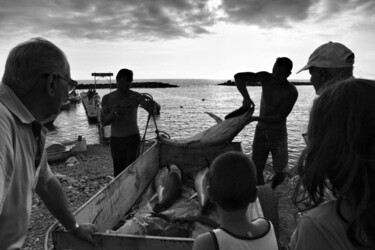 Fotografia intitolato "Pescatori di Tonno" da Beniamino Battista, Opera d'arte originale