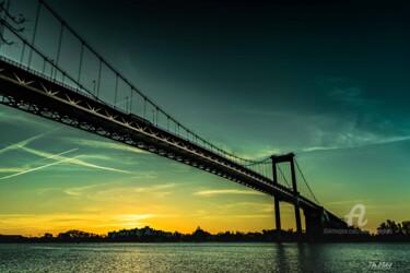 Photographie intitulée "Le pont d'Aquitaine" par Thierry Magliulo (Th.Mag), Œuvre d'art originale