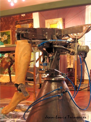 Sculpture intitulée "coup-de-pied" par Jean-Louis Trinquier, Œuvre d'art originale, Métaux