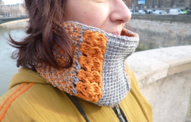 Design intitulée "Snood "pont de pari…" par Sylvie Moussier (La tête en fête), Œuvre d'art originale, Écharpes et Foulards