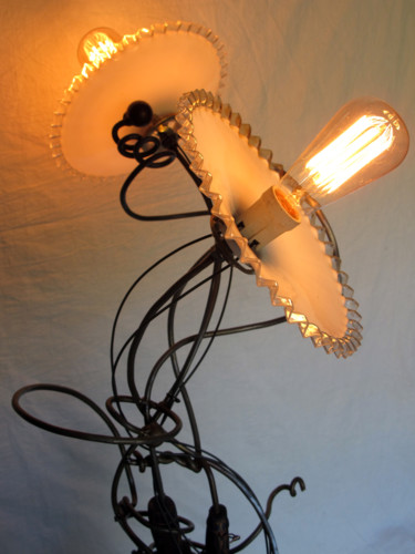 Sculptuur getiteld "Lampe "Fleur"" door Alain Platet, Origineel Kunstwerk, Metalen