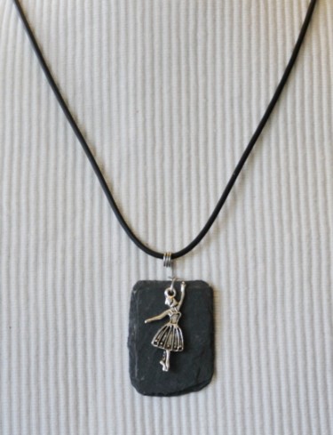 Design intitulée "6 Collier en ardois…" par S Eymond Laritaz, Œuvre d'art originale, Colliers