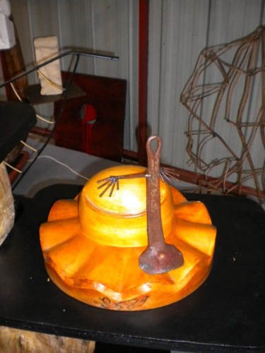 Skulptur mit dem Titel "Manche de casserole…" von Agostinho Dacunha, Original-Kunstwerk, Metalle