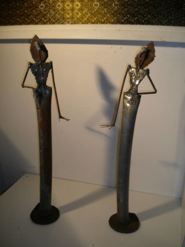 Sculptuur getiteld "Miss Dior" door Agostinho Dacunha, Origineel Kunstwerk, Metalen