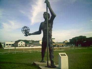Escultura intitulada "Monumento Pira da P…" por Alceo Luiz De Costa Dcosta, Obras de arte originais