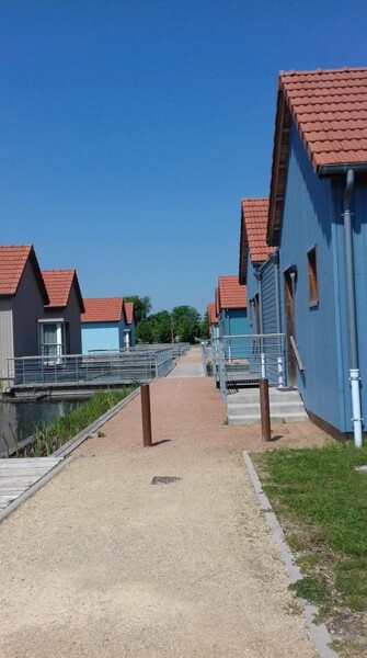 Photographie intitulée "les petites maisons…" par Audrey Segura, Œuvre d'art originale