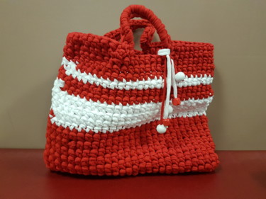 Artisanat intitulée "Sac rouge et blanc" par Pascal, Œuvre d'art originale, Sacs à main